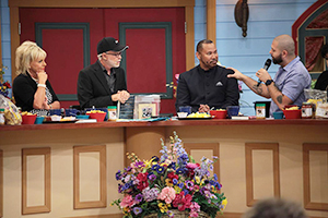 jim-bakker-show-lori-bakker-mondo-de-la-vega-ron-webb-2234